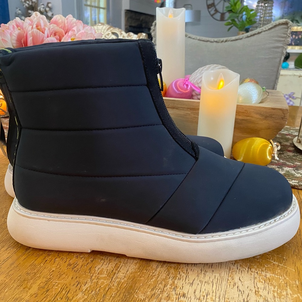 TOMS Women's Alpargata Mallow Puffer Boots